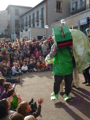 Els més petits van gaudir d'una representació de la llegenda del drac i Sant Jordi