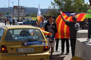 Algunes persones eufòriques han demanat als conductors que no paguessin