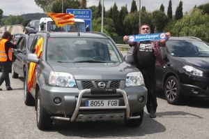 Alguns conductors han sortit dels seus vehicles per mostrar la seva indignació amb els peatges