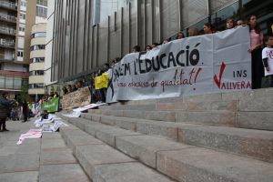 La manifestació ha acabat davant la delegació de la Generalitat a Girona