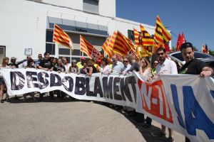 Un instant durant la protesta que ha tallat la circulació de l'N-II entre Bàscara i Orriols