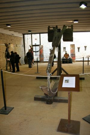 El Trabuquet de tipus Couillard (S.XIV - XVI) és una arma utilitzada per destruir muralles i/o llençar projectils sobre els murs. També formava part  de l'exposició.