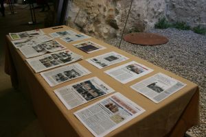 Recull d'articles de premsa sobre les diferents exposicions que s'han fet sobre els cavallers catalans.