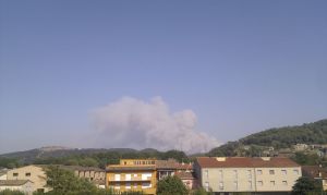 Una vista del foc des de Sarrià de Ter