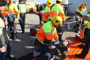 El SEM s'ha encarregat d'atendre les víctimes que arribaven a l'improvisat hospital de campanya