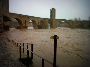 El riu Fluvià al seu pas per Besalú