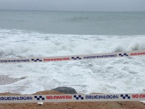 A Lloret la policia ha tancat l'accés a la platja