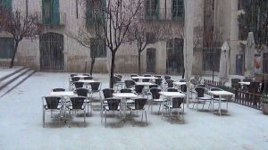 La plaça de l'Església a les quatre de la tarda