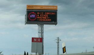 Prop de 100.000 camions s'han desviat de la N-II a l'AP-7 en un mes