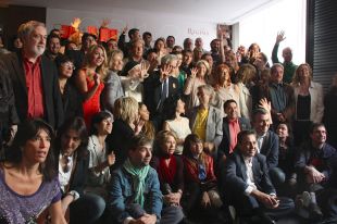 Escriptors i editors reten homenatge al Sant Jordi