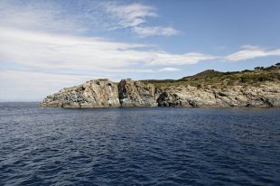 Mor un submarinista de 50 anys a Punta Falconera de Roses