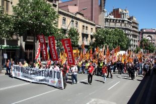 Més de 1.500 persones es manifesten a Girona aquest Primer de Maig