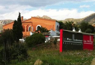 Un incendi a un restaurant de Roses obliga a desallotjar 85 clients