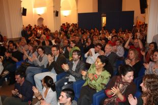 El 'Sí' guanya a Girona amb 16.055 vots a favor i una participació del 21,40%.