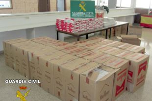Detingut al intentar passar per la frontera 18.000 paquets de tabac
