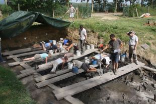 Comencen les noves excavacions a la Draga de Banyoles 