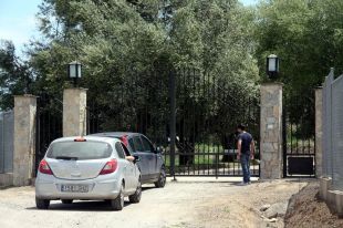 Cinc lladres assalten un mas de Llagostera