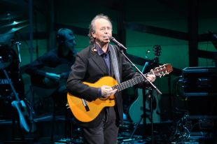 Serrat estrena 'Hijo de la luz y de la sombra' a Girona en el seu primer concert a Catalunya 