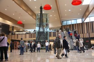 L''Outlet' de la Jonquera rep 540.0000 visitants el primer mes