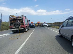 Set ferits en un xoc entre dos turismes a la C-65 a Llagostera