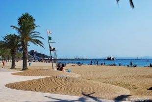 Mor un home francès de 75 anys a la platja de Roses
