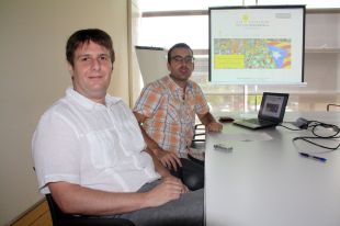 Uns gironins desenvolupen el programa informàtic per la cadena humana de l'11-S