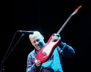 Mark Knopfler remata la seva gira europea en un Cap Roig ple a vessar