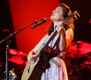 Katie Melua omple Cap Roig de soul, jazz i blues