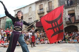 El Besalú Medieval recupera els torneigs de cavalls a la riba del Fluvià