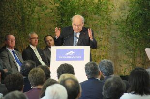 Mas-Colell proposa reduir l'oferta de graus