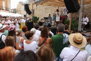 La pluja fa perdre 7.000 visitants a la Fira d'Indians de Begur