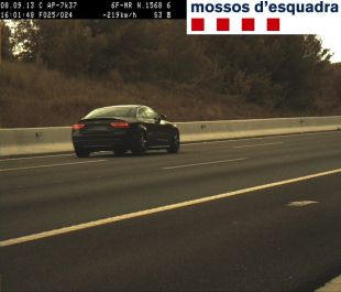 Enxampen un veí de Figueres que conduïa a 219 km/h per l'AP-7