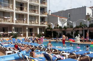 Els hotelers de Calella insten el Govern a potenciar l'aeroport de Girona