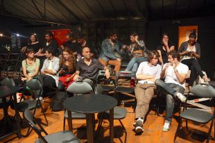 Com crear un espectacle teatral en 24 hores a partir d'un titular de premsa