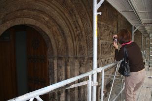 Uns 60 experts internacionals reflexionen sobre la portalada de Ripoll