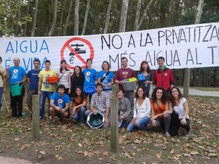 Una trentena de persones reclamen a Girona més cabal pel riu Ter