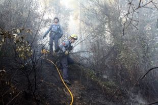 Darrers esforços per encerclar completament el foc del Baix Empordà