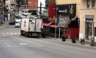 Figueres i Foment estudien com prohibir el pas de camions pel centre de la ciutat