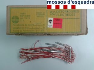 Els Mossos destrueixen tretze quilos d'explosius i deu detonadors a la Jonquera