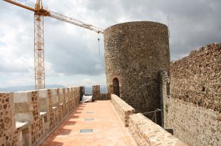 Comencen les obres de restauració dels murs est i sud del castell de Montsoriu