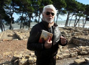 Valerio Manfredi presenta al jaciment d'Empúries la seva darrera novel·la 'Odiseo'