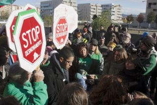La PAH no marxarà del bloc de Salt si no hi ha un 'reallotjament col·lectiu' per a les famílies