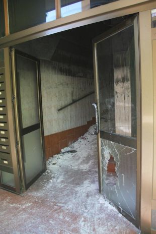 L'incendi a Salt s'hauria originat al manipular un comptador de la llum