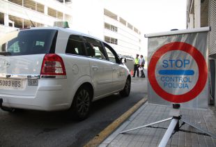 Divuit sancions a taxis 'pirata' que operen a l'Aeroport de Girona 