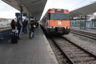 Aturat un tren amb passatgers atrapats al seu interior a Camallera per una avaria