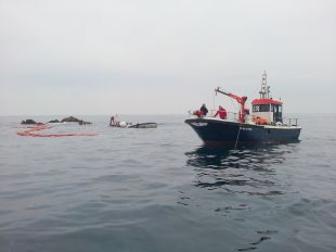 Ajornat per segon cop el reflotament del pesquer enfonsant a les Illes Formigues