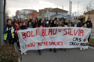 Un centenar de persones demanen la reobertura del 'Boli Blau'