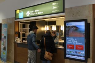 Alemanys, italians i anglesos, principals usuaris de l'Oficina de Turisme 