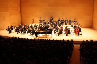 La GIOrquestra celebra el segon aniversari de la mà del pianista Lluís Rodríguez Salvà