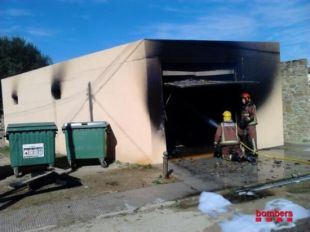 Un incendi sense ferits afecta un magatzem de l'Ajuntament de Fortià